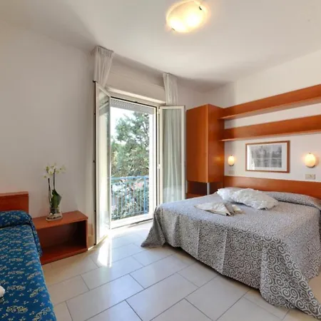 Taormina Hotell 3*