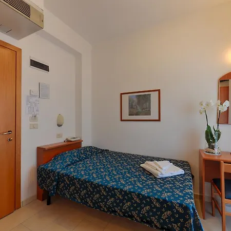 Taormina Отель 3*
